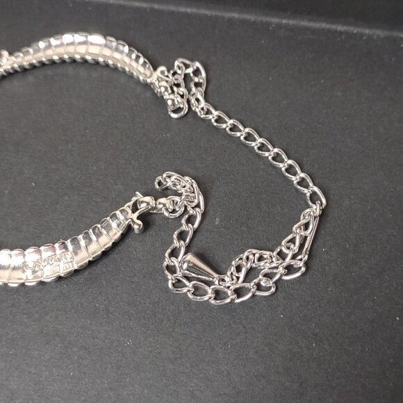 15 Inch Silver Tone Emmons Necklace - Picture 7 of 14